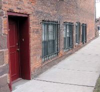 07_Apt_Sidewalk